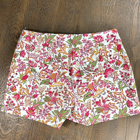 NWOT LOFT™️ Women's Size 0 'THE RIVIERA SHORT' Stretch Bright Floral Shorts - Picture 3 of 14